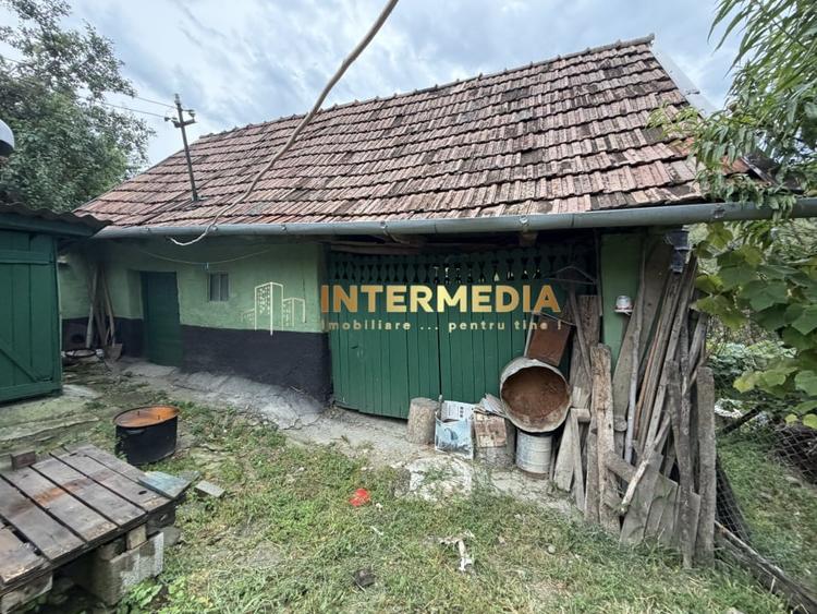 Casă individuală cu 3 camere cu Canalizare în Cricău