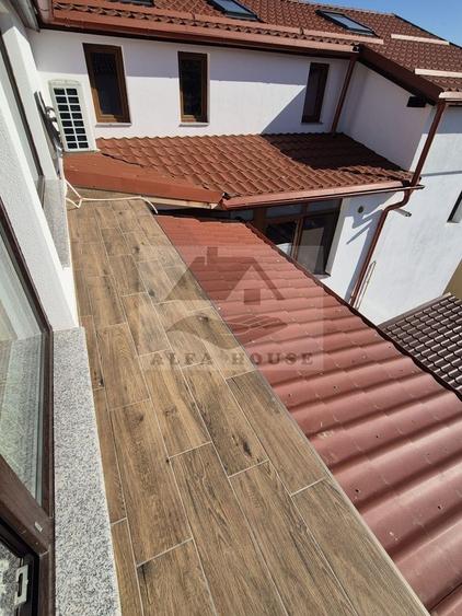 Apartament cu 4 camere decomandat, mobilat în Tractorul