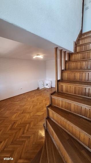 Apartament cu 4 camere în Olimpia-Stadion