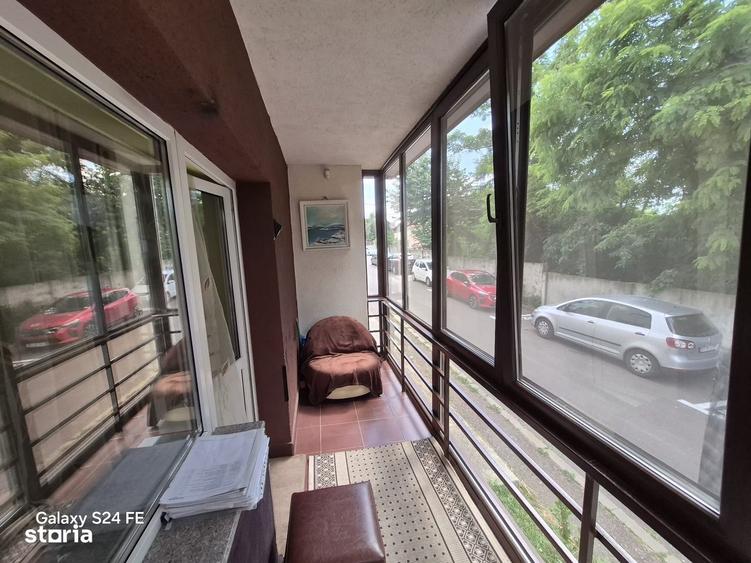 Apartament cu 4 camere decomandat în Calea Romanului