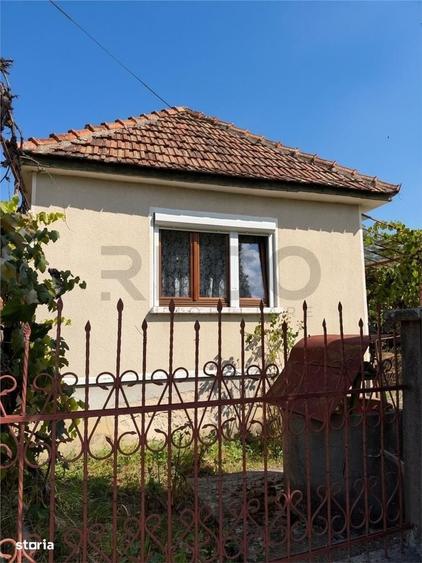 Casă cu 3 camere cu Teren 1982 Mp în Vadu Crișului
