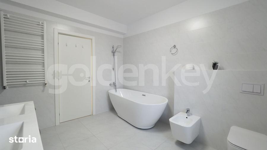Casă cu 6 camere cu Teren 500 Mp în Central