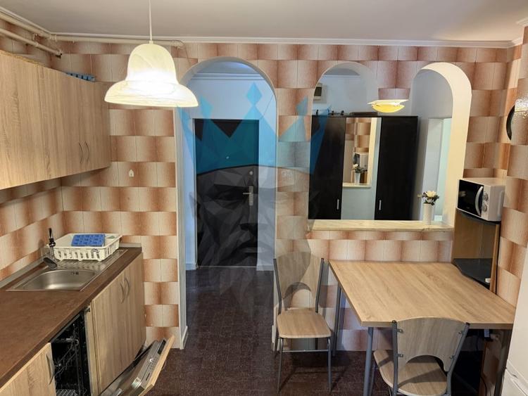 Apartament cu 2 camere decomandat, mobilat în Vitan Mall