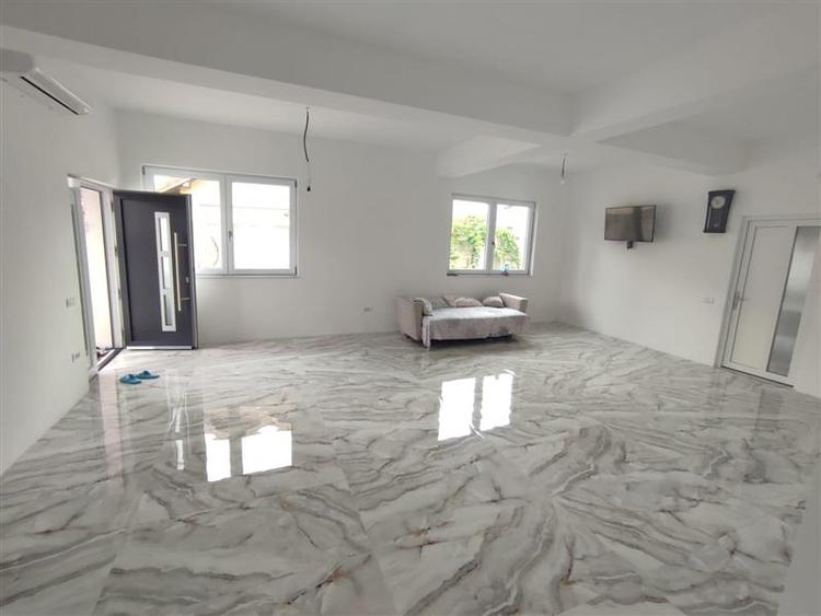 Casă cu 3 camere cu Teren 249 Mp în Colentina