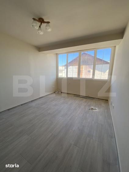 Apartament cu 8 camere decomandat în Lunca