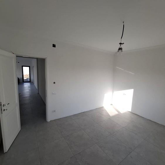 Casă cu 3 camere cu Canalizare în Exterior Nord