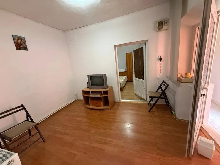 Casă cu 4 camere cu Teren 240 Mp în Păcii