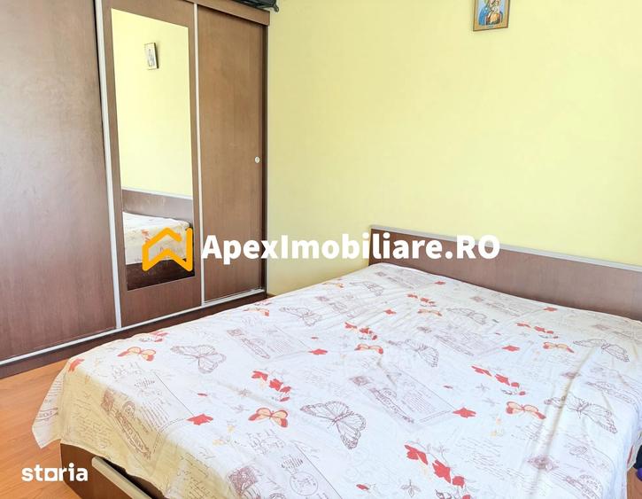 Apartament cu 3 camere decomandat în Giurgiului