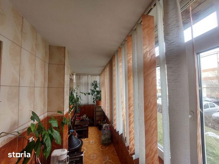 Apartament cu 3 camere decomandat în Sud