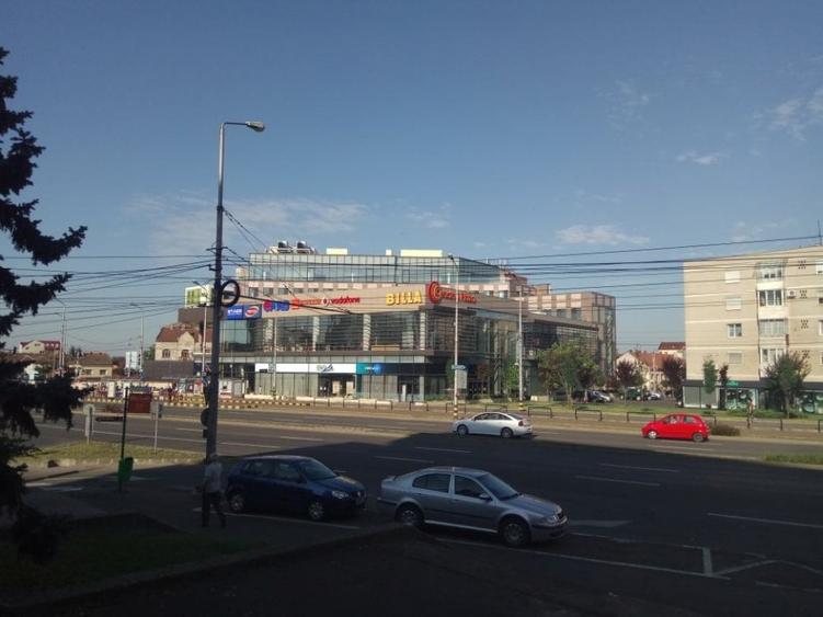 Birou, de 3,700 mp, în Central