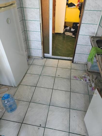 Vand apartament cu 3 camere in micro 17 etajul 4 - 7