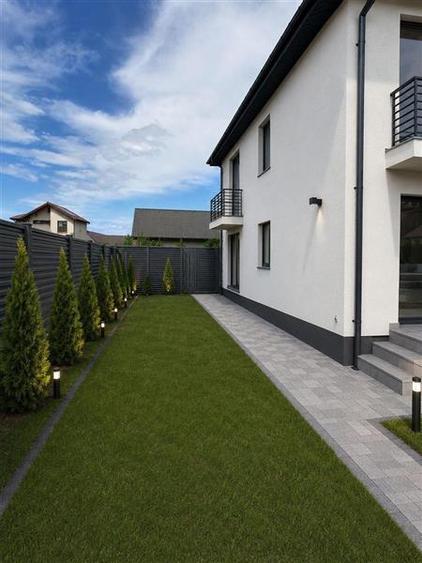 Duplex cu 4 camere cu Teren 250 Mp în Tărlungeni