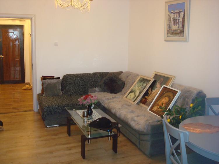 Apartament cu 2 camere decomandat în Moșilor