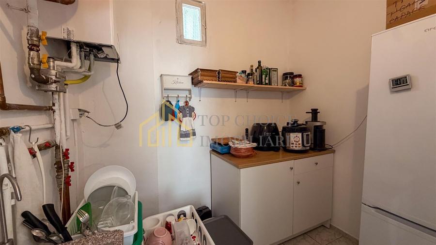 Apartament cu 8 camere în Tei