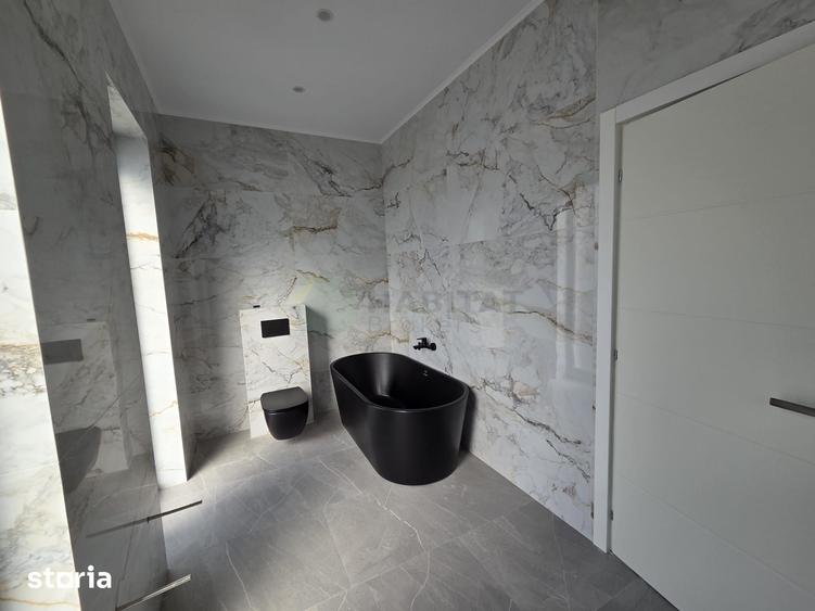 Casă cu 5 camere cu Teren 300 Mp în Tineretului