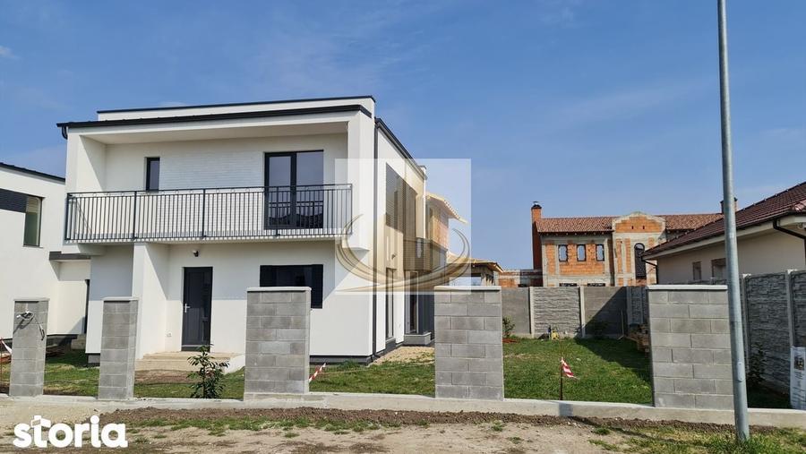 Duplex cu 5 camere cu Canalizare în Dumbrăvița