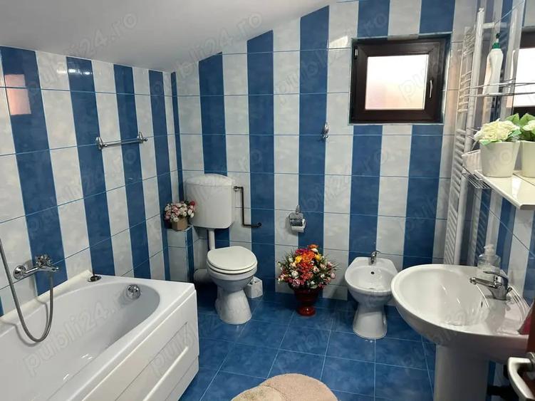 Apartament cu 4 camere decomandat în Nicolina