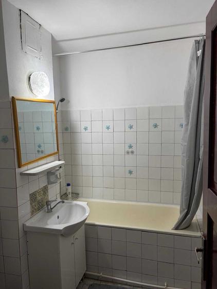 Apartament cu 2 camere semidecomandat în Intim