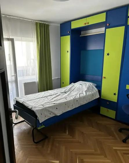 Apartament cu 4 camere decomandat, mobilat în 13 Septembrie