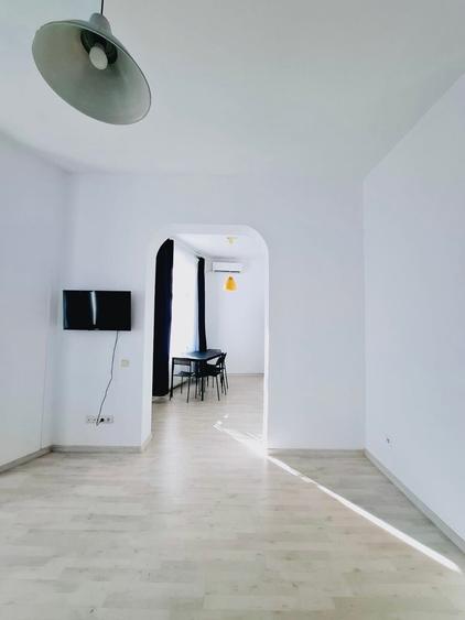 Apartament cu 3 camere decomandat, mobilat în Universitate