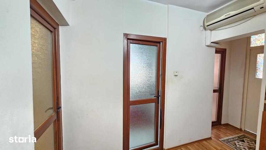 Apartament cu 2 camere decomandat în Micro 21