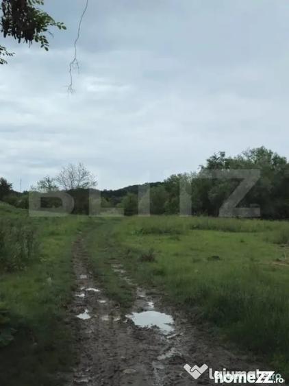 Teren de 3355 mp, în Central