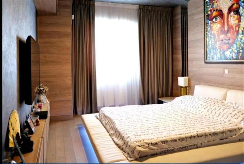 Apartament cu 3 camere semidecomandat, mobilat în Barbu Văcărescu
