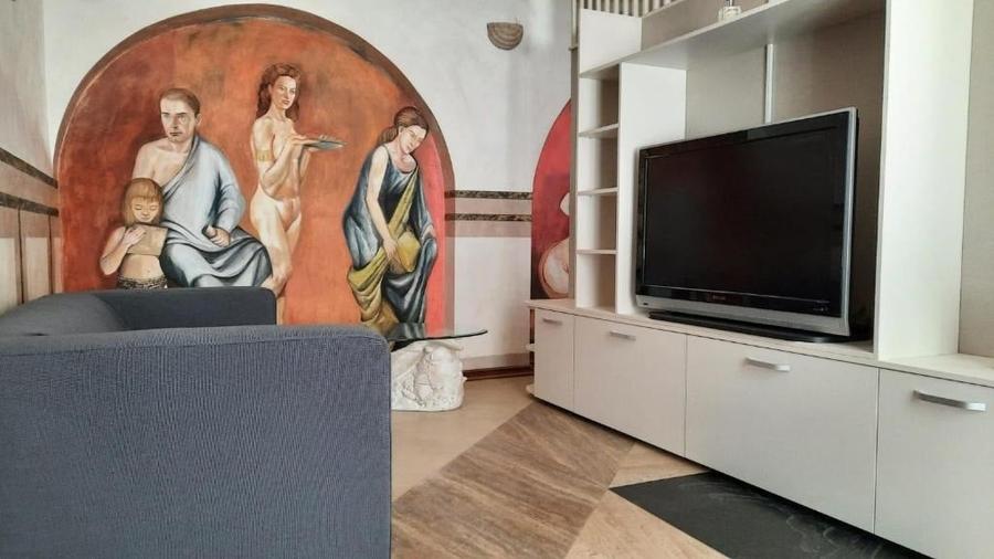 Apartament cu 2 camere semidecomandat, mobilat în Ultracentral