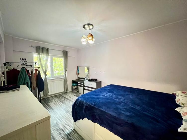 Apartament cu 3 camere în Berceni