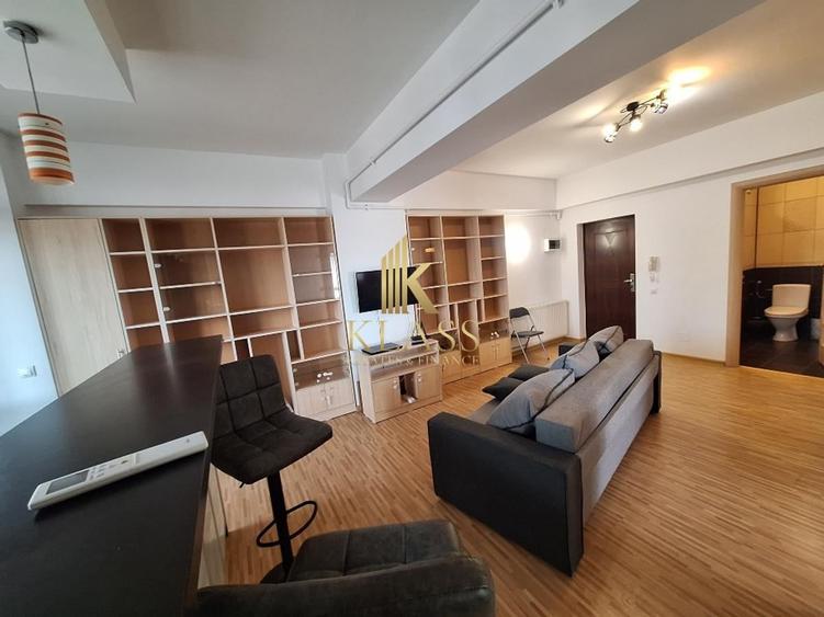 Apartament cu 3 camere decomandat, mobilat în Berceni