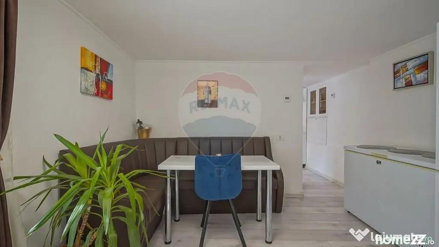 Casă cu 6 camere cu Teren 494 Mp în Vulcan