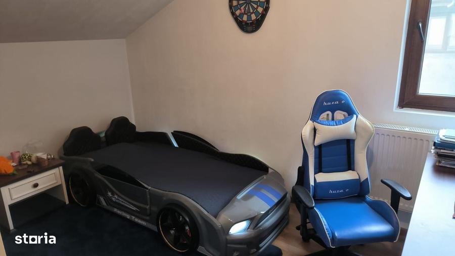 Casă cu 4 camere în Bâcu