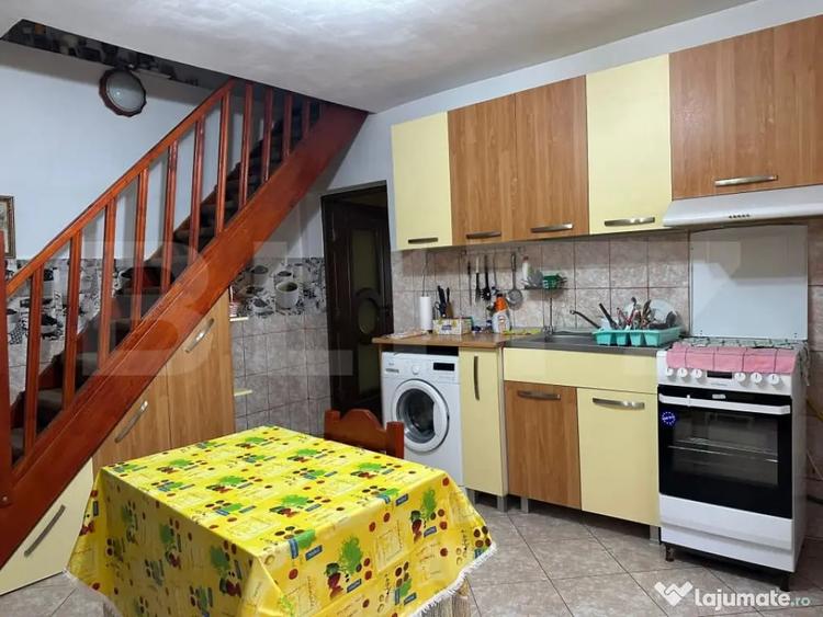 Casă cu 7 camere cu Teren 963 Mp în Purcăreni