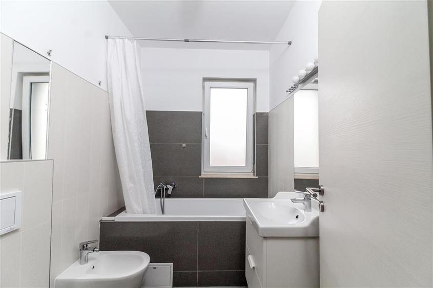 Apartament cu 2 camere semidecomandat în Bună Ziua