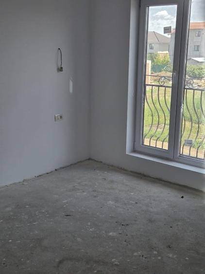 Duplex cu 4 camere cu Teren 304 Mp în Dumbrăvița