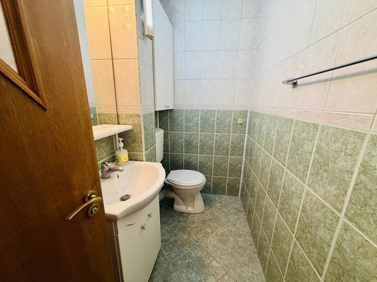Apartament cu 3 camere decomandat, mobilat în Lujerului