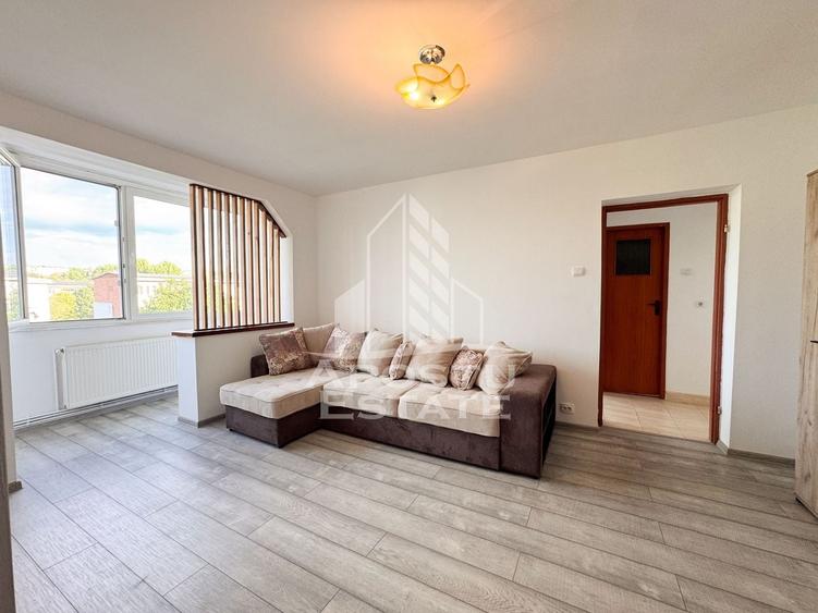 Apartament cu 2 camere semidecomandat, mobilat în Micro 4
