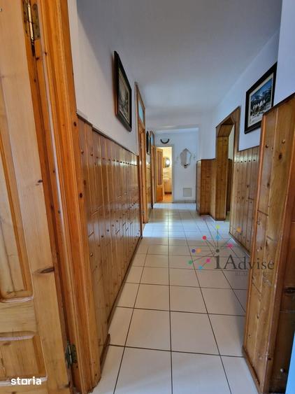 Apartament cu 4 camere decomandat în Noua