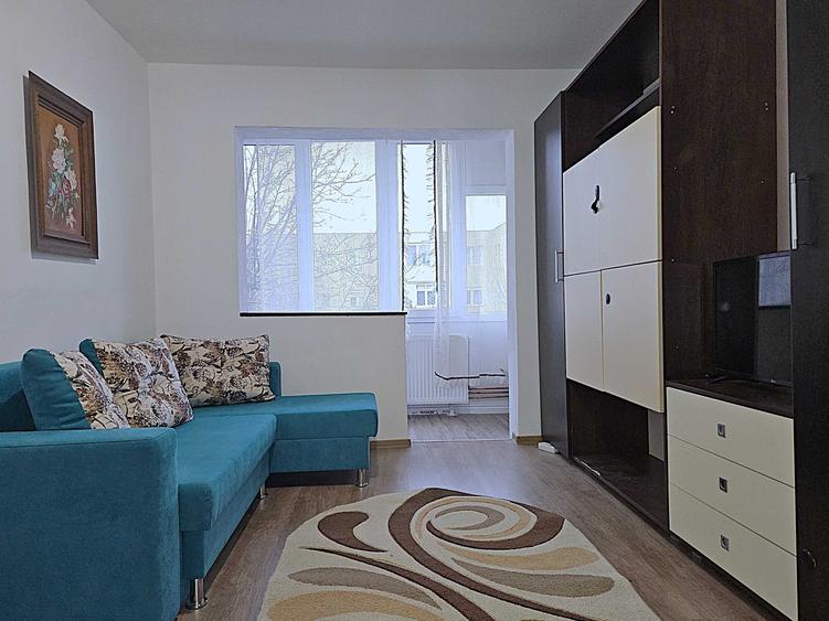 Apartament de vanzare cu 2 camere, semidecomandat, etaj intermediar, Cartier Aurel Vlaicu - zona Lebada Arad - 1