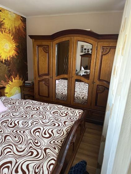 Apartament cu 3 camere semidecomandat în Micro 11
