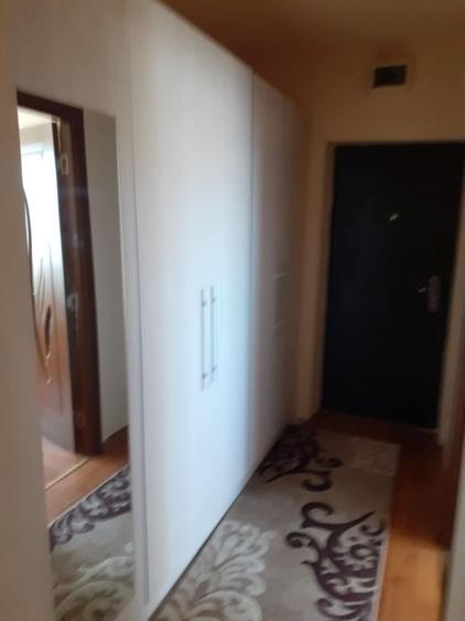 Apartament cu 2 camere semidecomandat în Micro 16