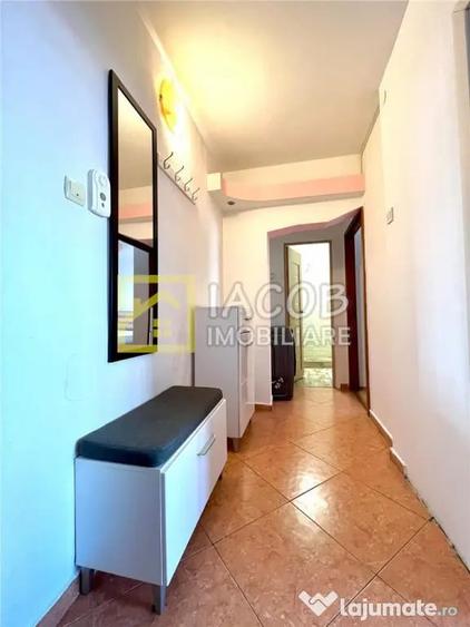 Apartament cu 2 camere decomandat în Republicii