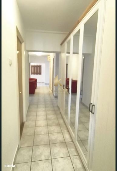 Apartament cu 4 camere decomandat în Kiseleff