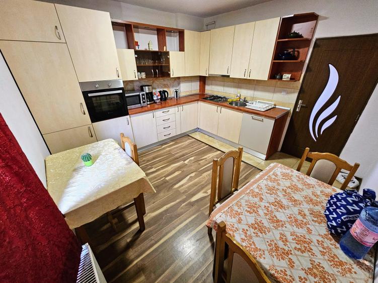 Apartament de vânzare, 2 camere, 72 mp, zona Piața Abator - 16