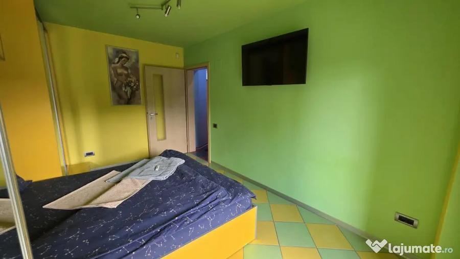 Apartament cu 4 camere decomandat în Complex Studențesc