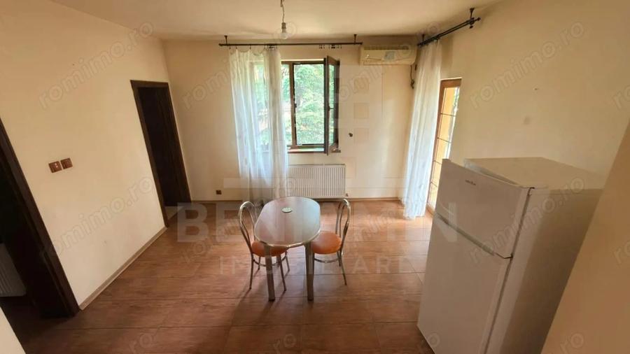 Casă cu Teren 464 Mp în Cârcea