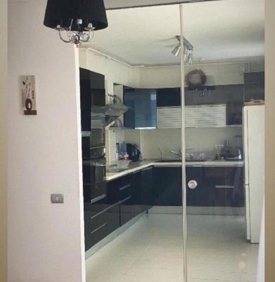 Apartament cu 5 camere decomandat în Herăstrău