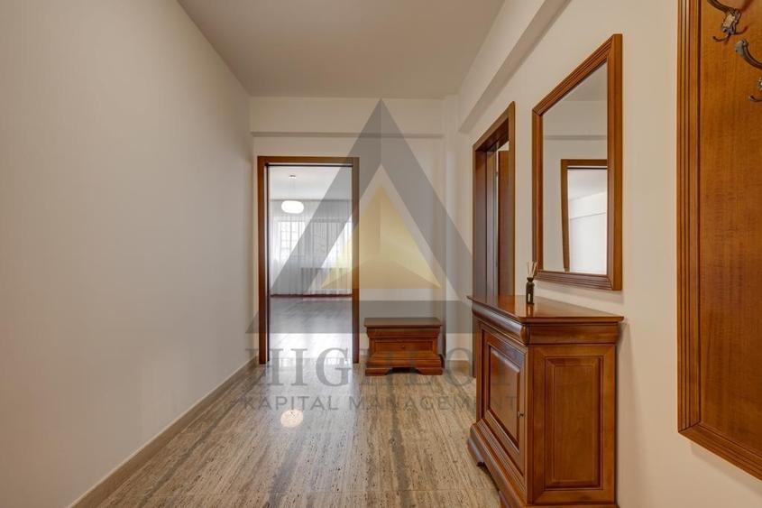 Apartament cu 4 camere decomandat, mobilat în Eminescu