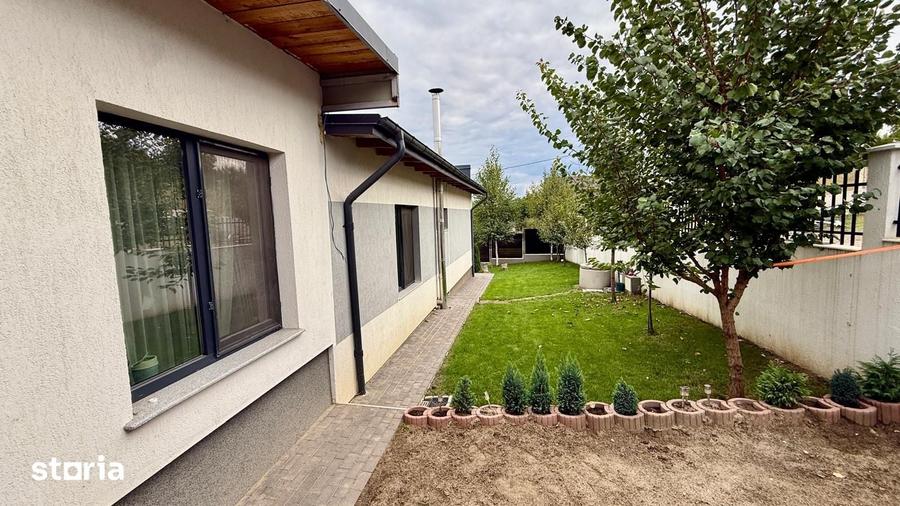 Casă cu 5 camere cu Teren 600 Mp în Aroneanu