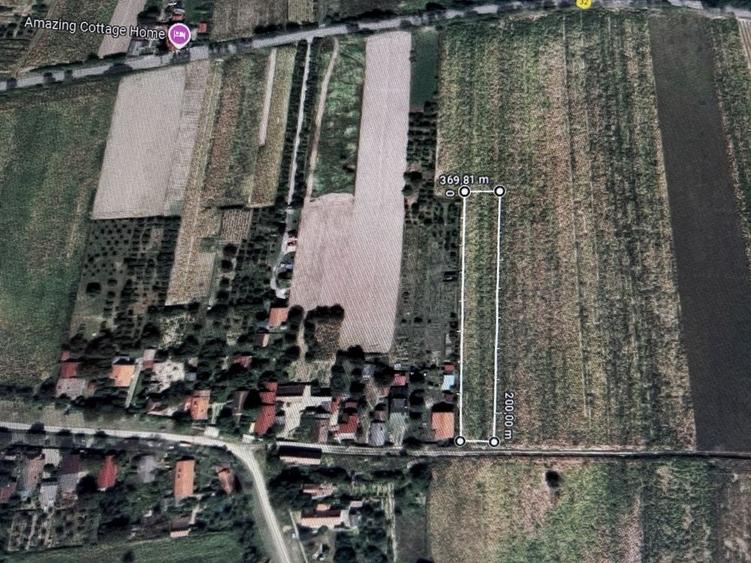 Spațiu comercial, în Tăut